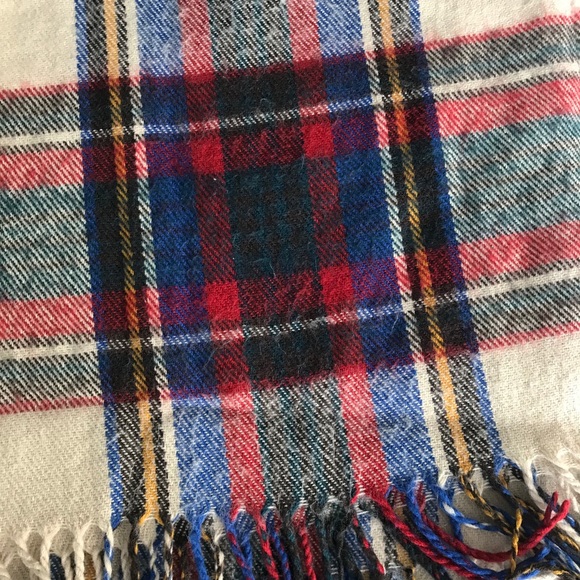 *SOLD* Blanket scarf. - Picture 2 of 6